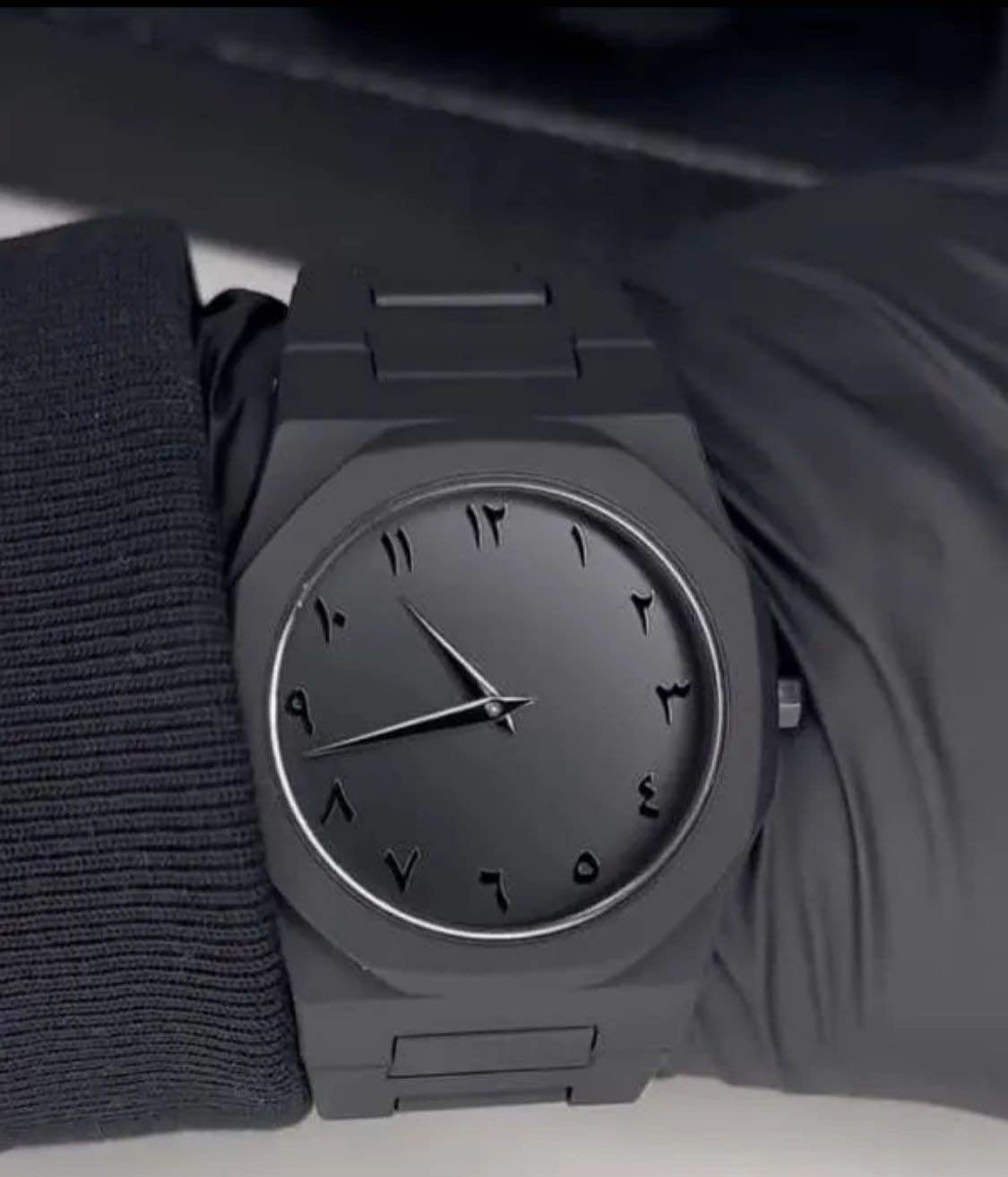 Black Aura watch